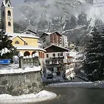 - Alpina Hotel