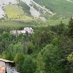 - Alpina Hotel 2*