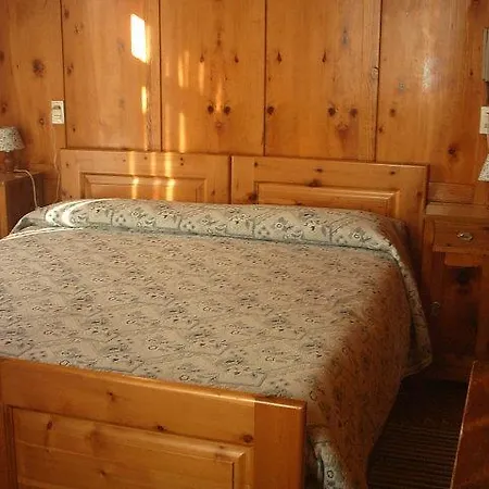 - Alpina Hotel Premadio
